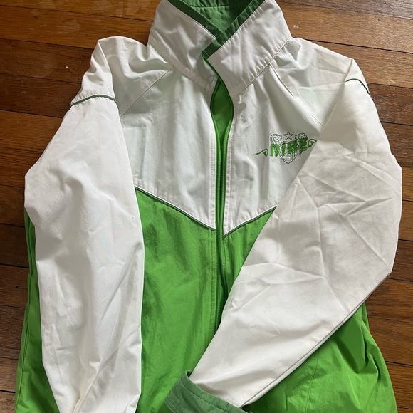 GREEN NIKE WINDBREAKER - Picture 3 of 4